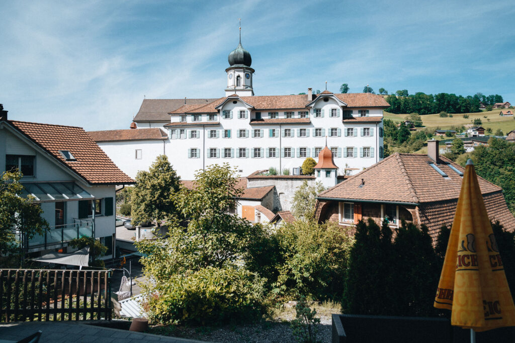Blick auf das Kloster vom Restaurant Kloster aus